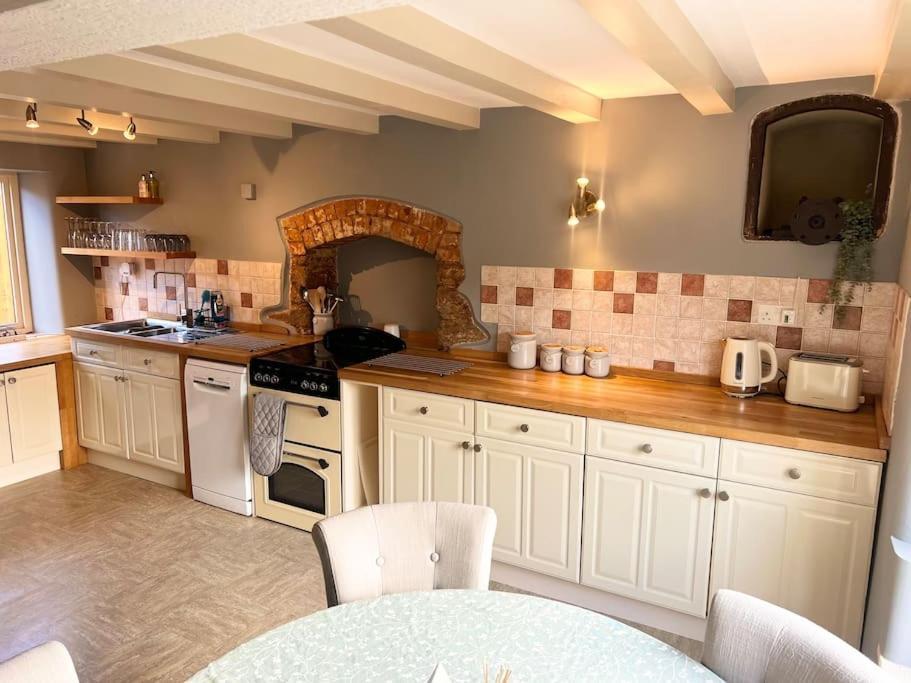 Countryside Converted Barn With Hot Tub Newton Abbot Exteriér fotografie